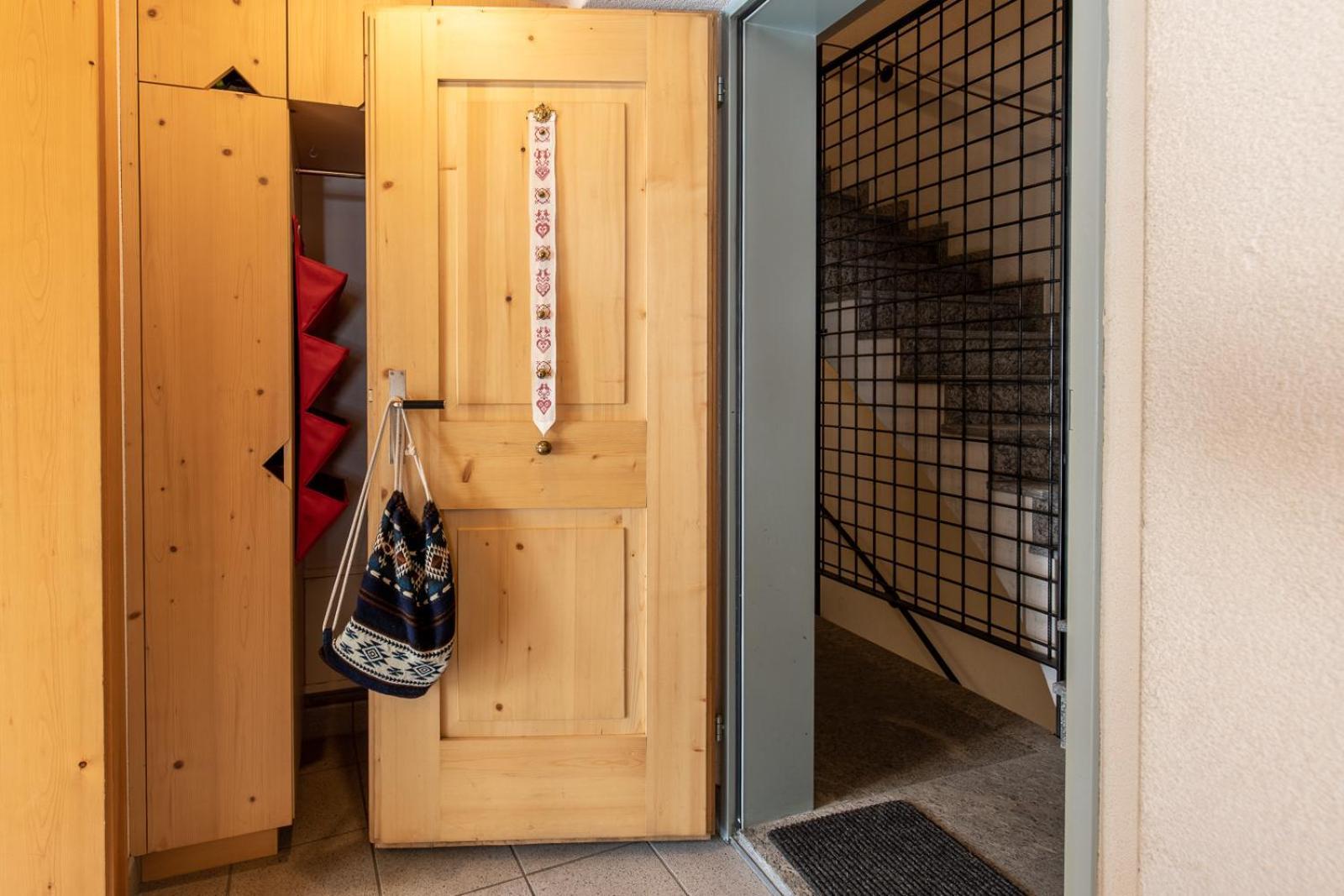Chasa Tredeschin Apartman Scuol Kültér fotó