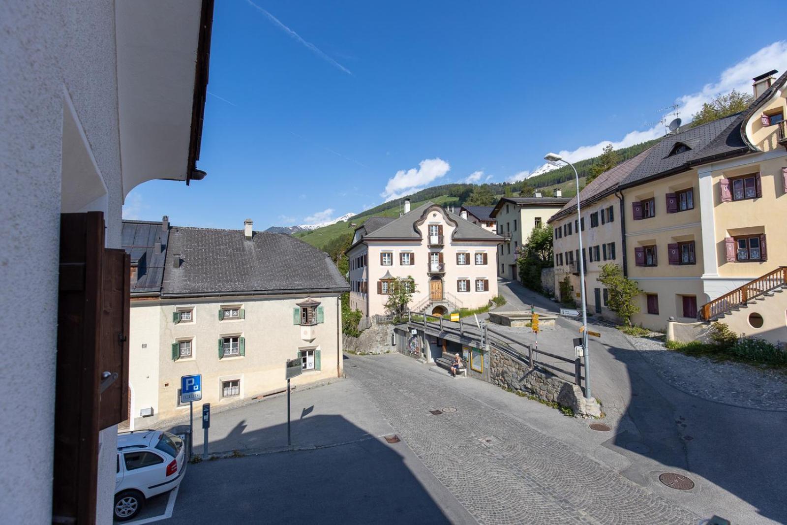 Chasa Tredeschin Apartman Scuol Kültér fotó