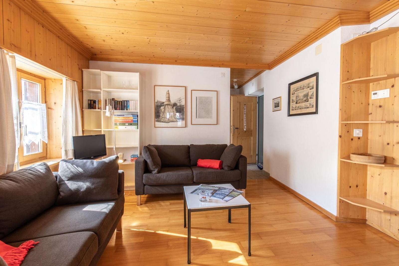 Chasa Tredeschin Apartman Scuol Kültér fotó